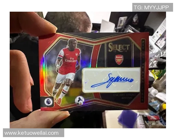 球星卡足球经典回顾与收藏价值探索：足球卡片的历史与未来