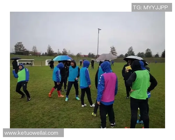 足球场小球星标识图解法助力青少年提升战术理解与实战运用